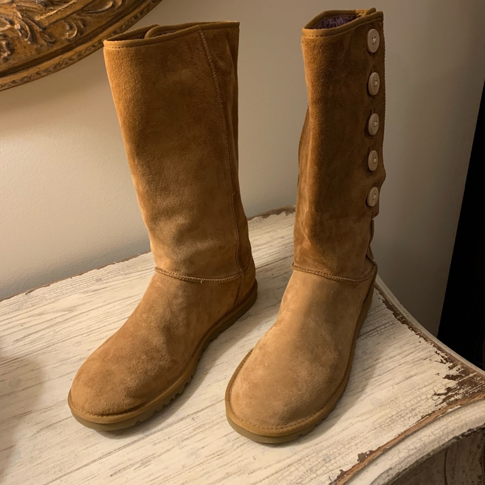 Ugg Boots, Tall With Side Buttons. Chestnut Color. Size 9 EUC! Rarely worn.